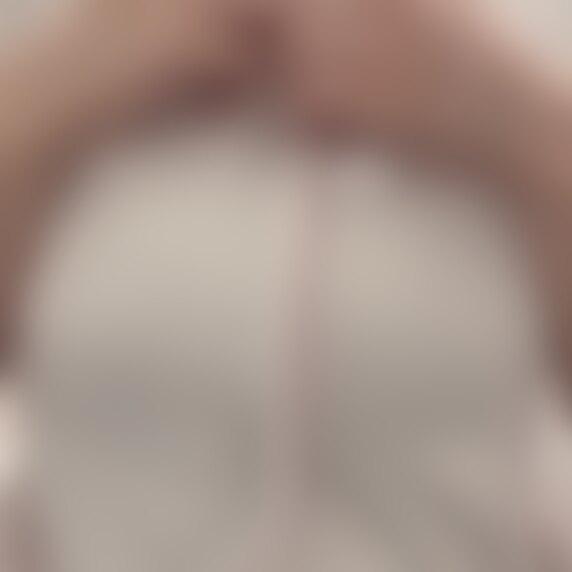 ナース服を脱ぐ